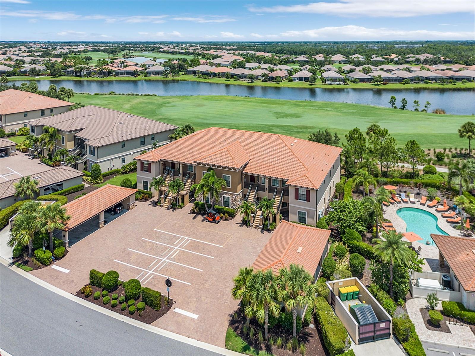BACCIANO I/ESPLANADE LAKEWOOD - Residential Lease