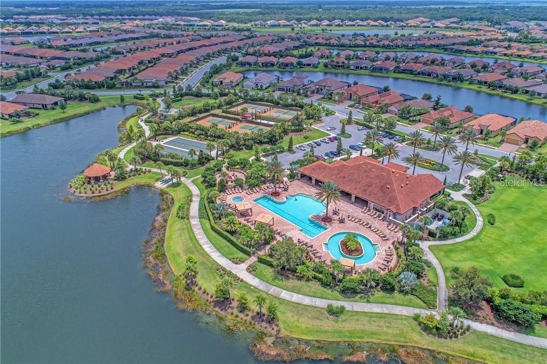 BACCIANO I/ESPLANADE LAKEWOOD - Residential Lease