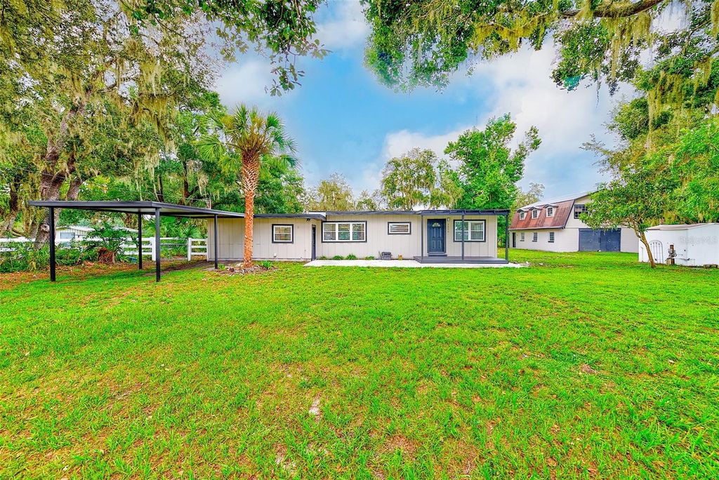 Photo of 2808 Blount Road, Dover, FL 33527 (MLS # TB8411745)