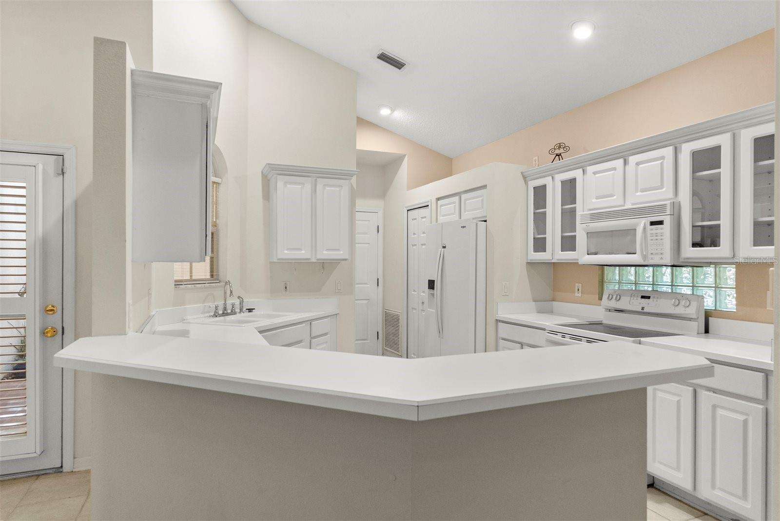 COUNTRY CLUB/MOUNT DORA PH II- - Residential