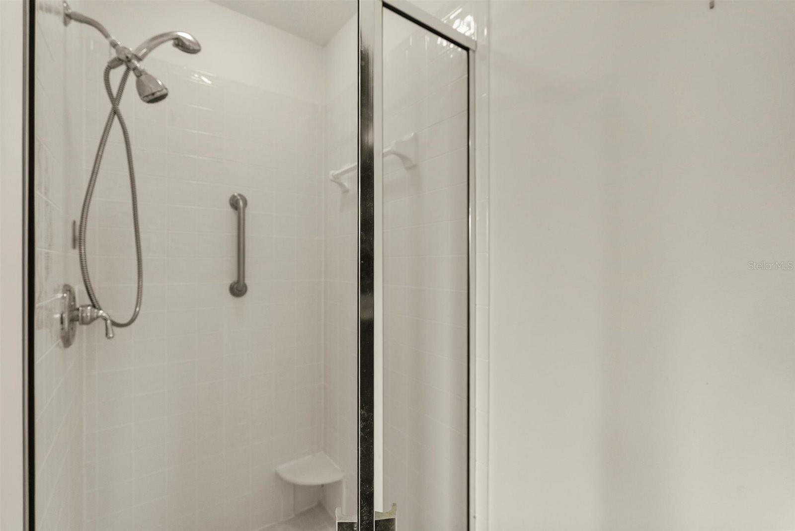 COUNTRY CLUB/MOUNT DORA PH II- - Residential