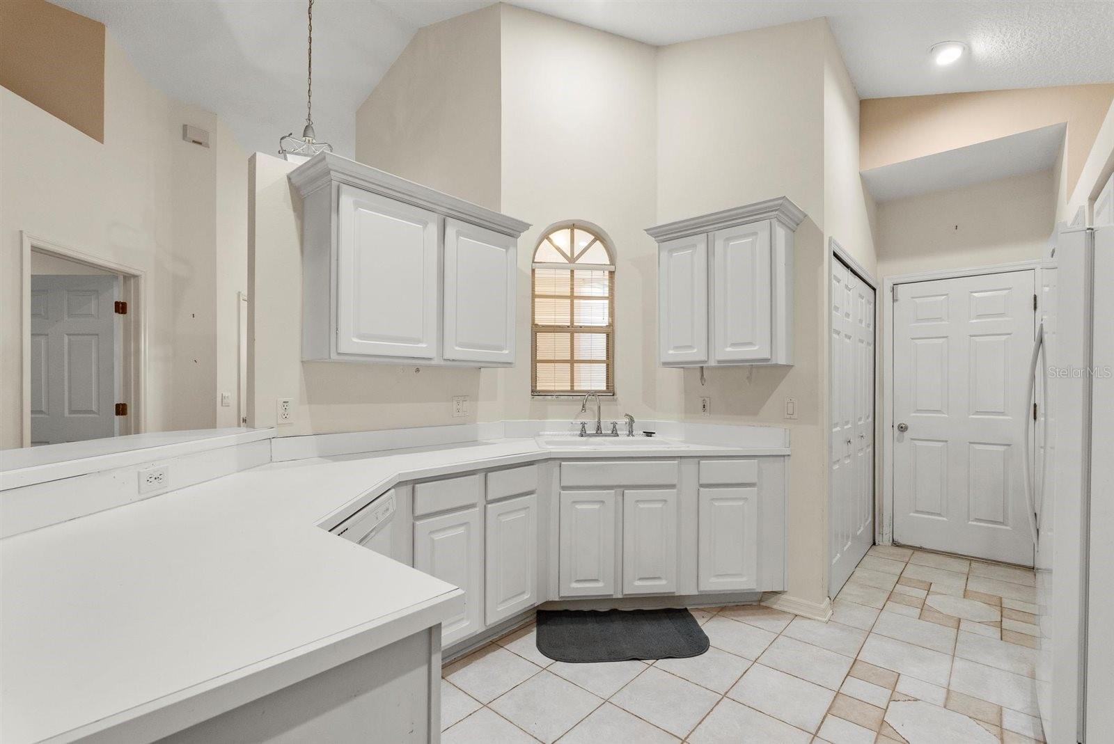 COUNTRY CLUB/MOUNT DORA PH II- - Residential