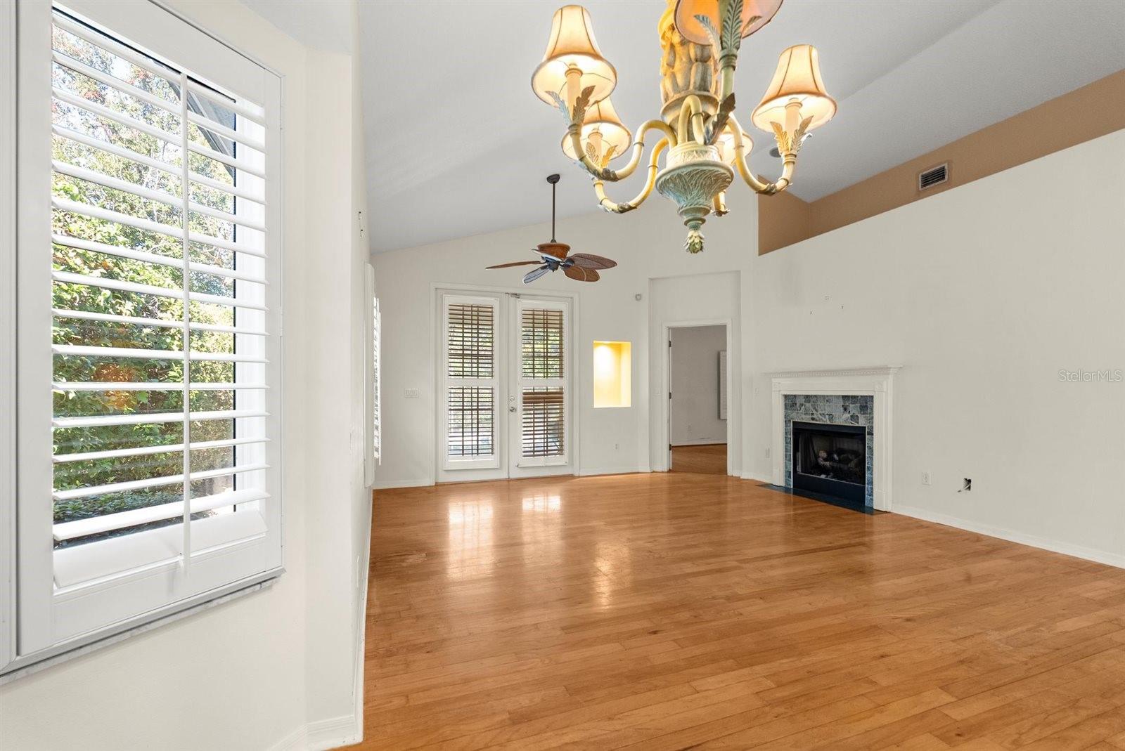 COUNTRY CLUB/MOUNT DORA PH II- - Residential