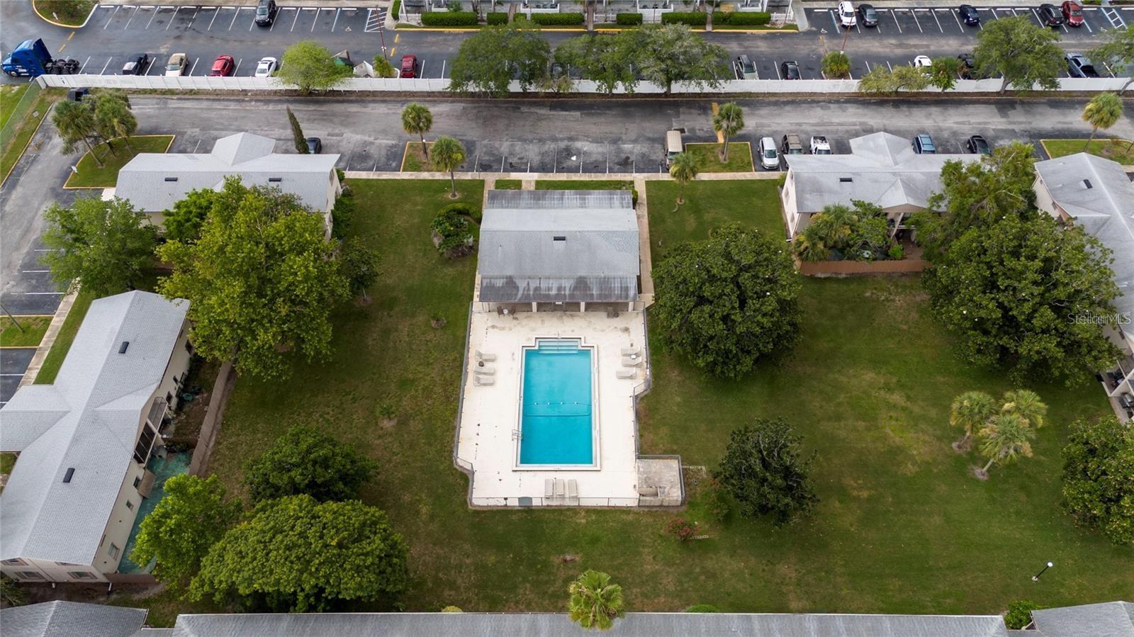 COMMODORE PLACE CONDO - Residential