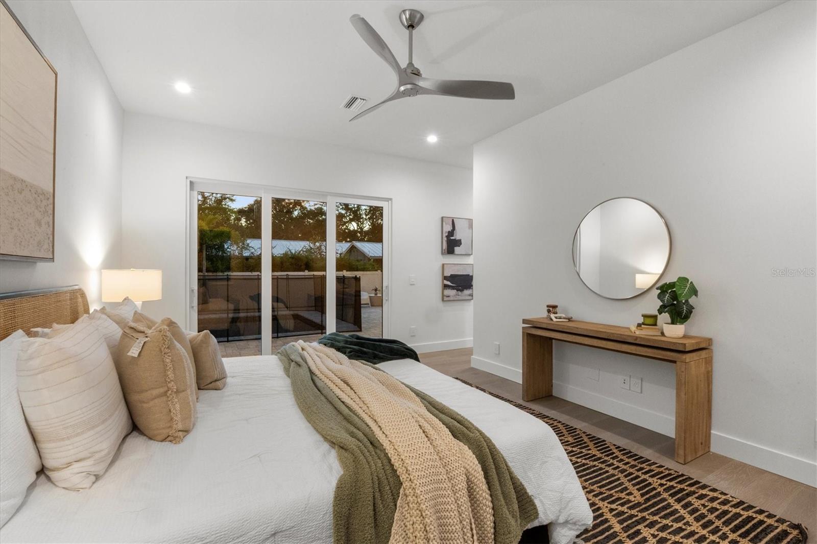 GREENWICH - Residential