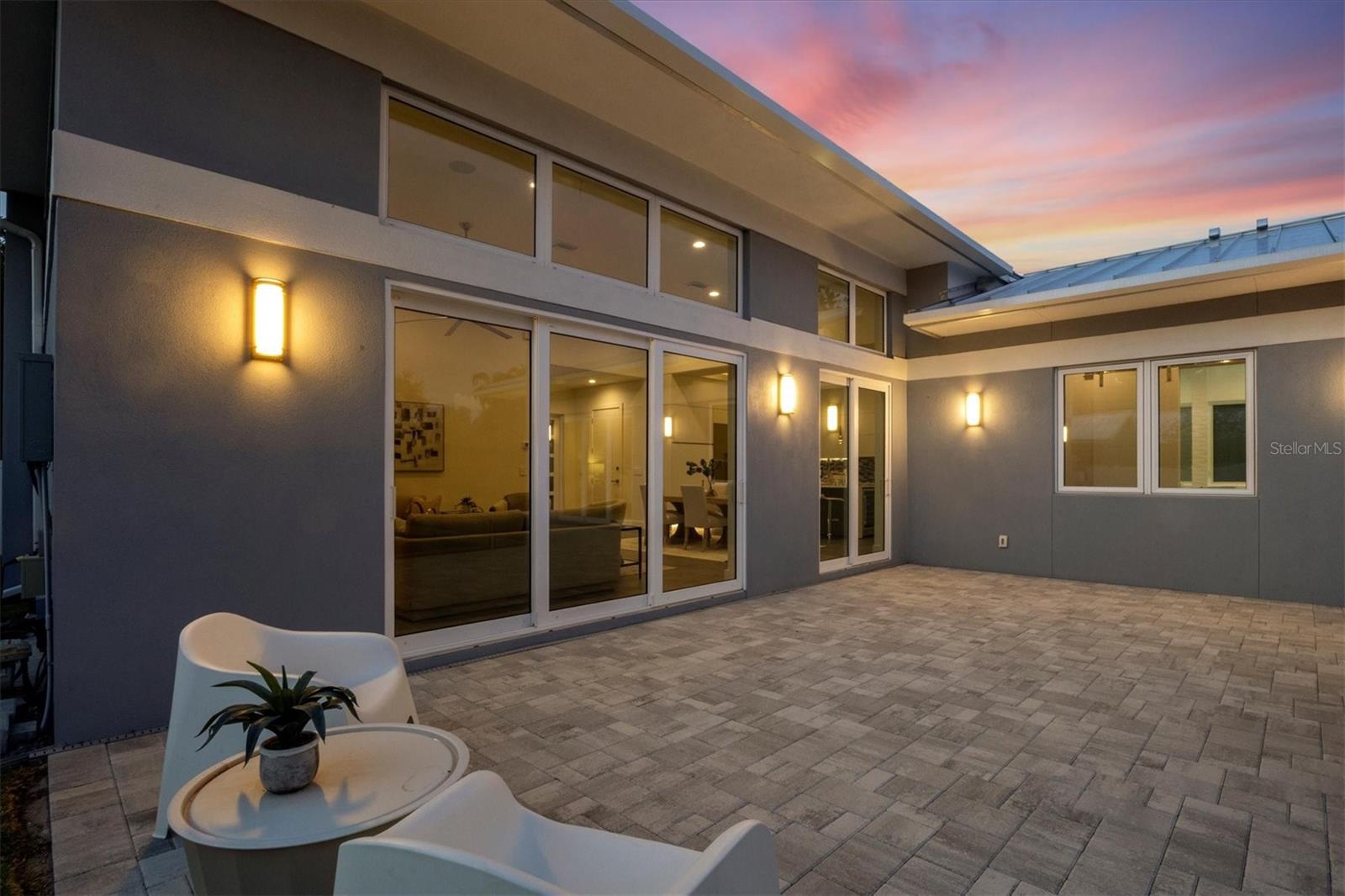 GREENWICH - Residential