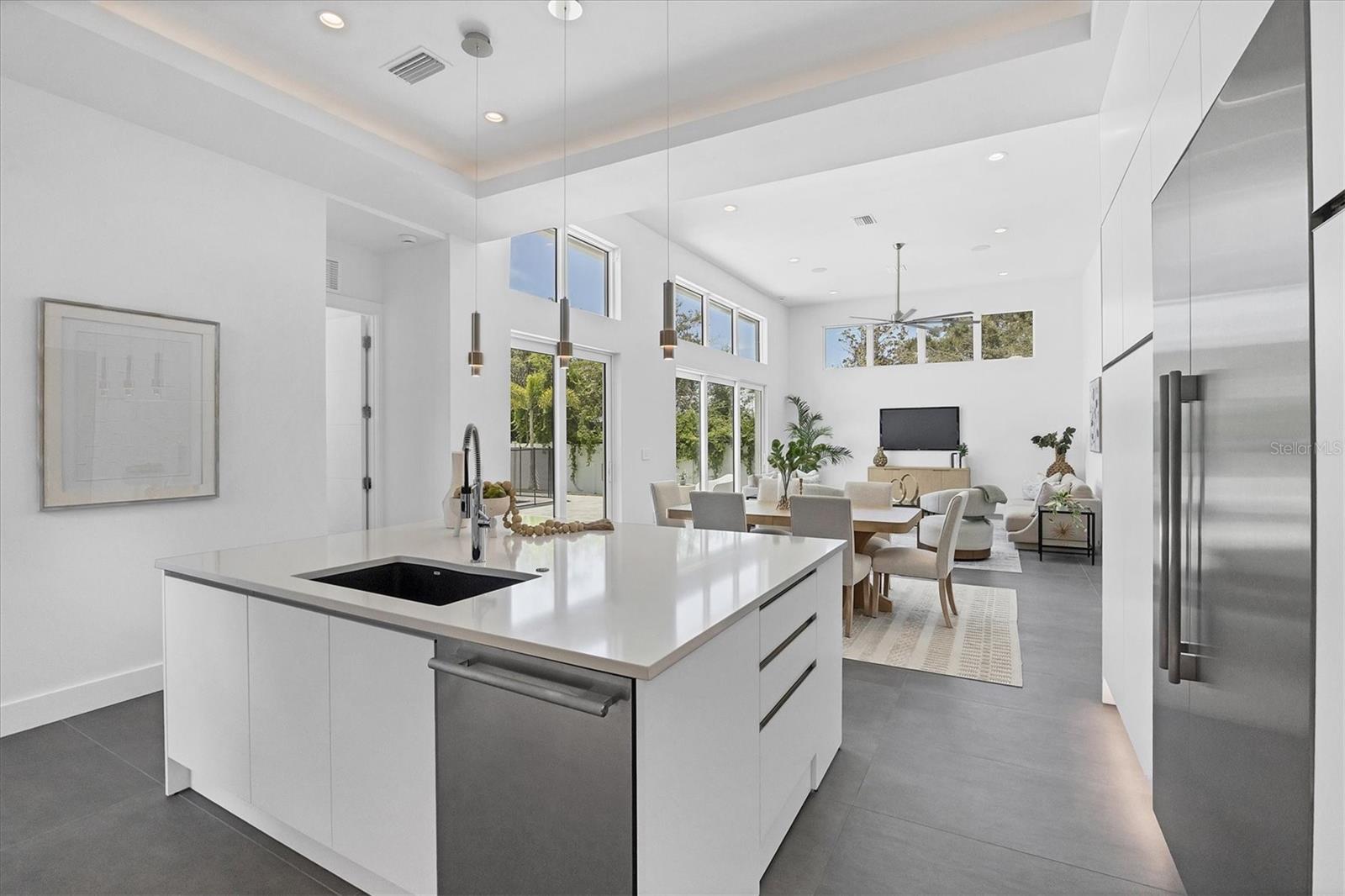 GREENWICH - Residential