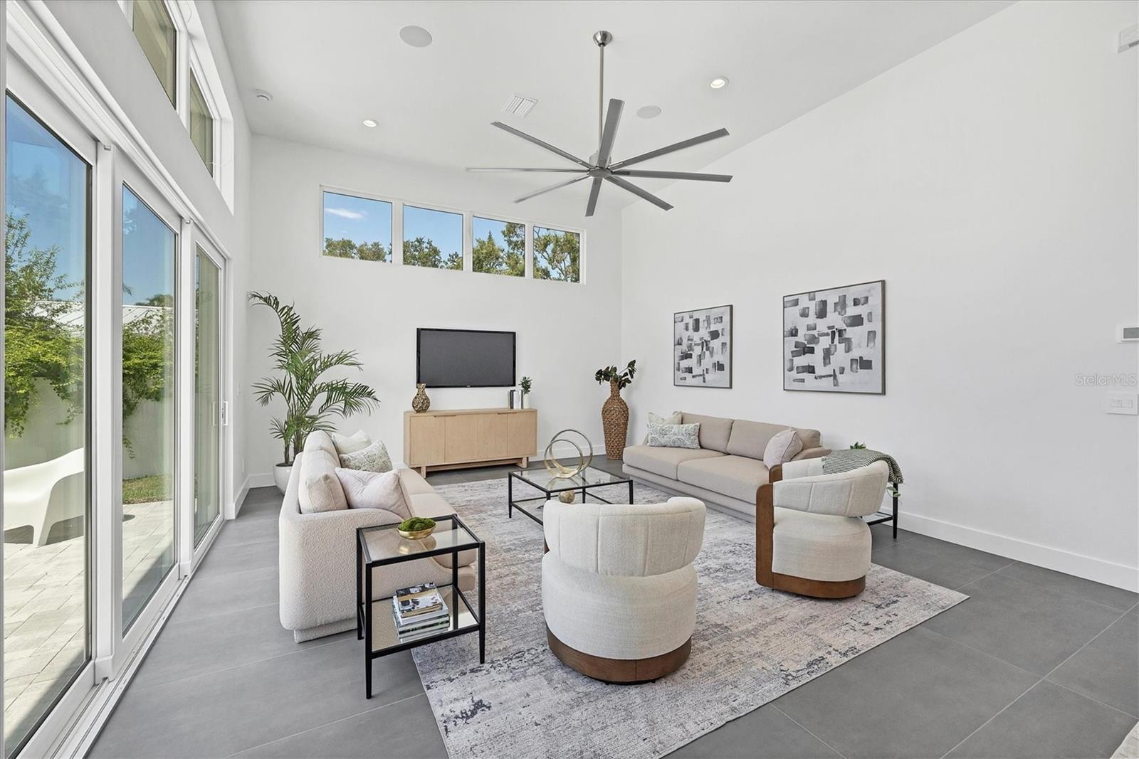 GREENWICH - Residential