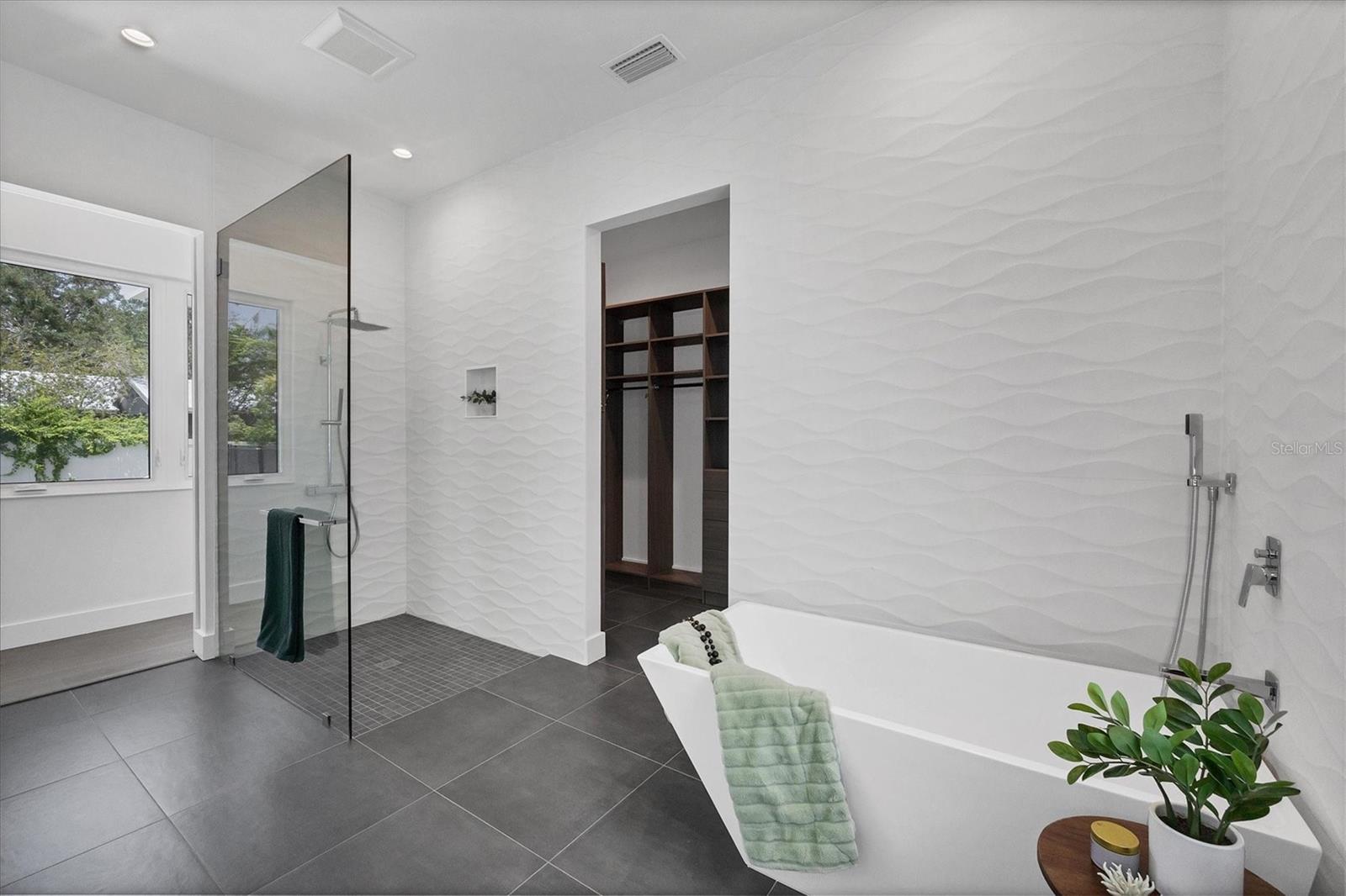 GREENWICH - Residential