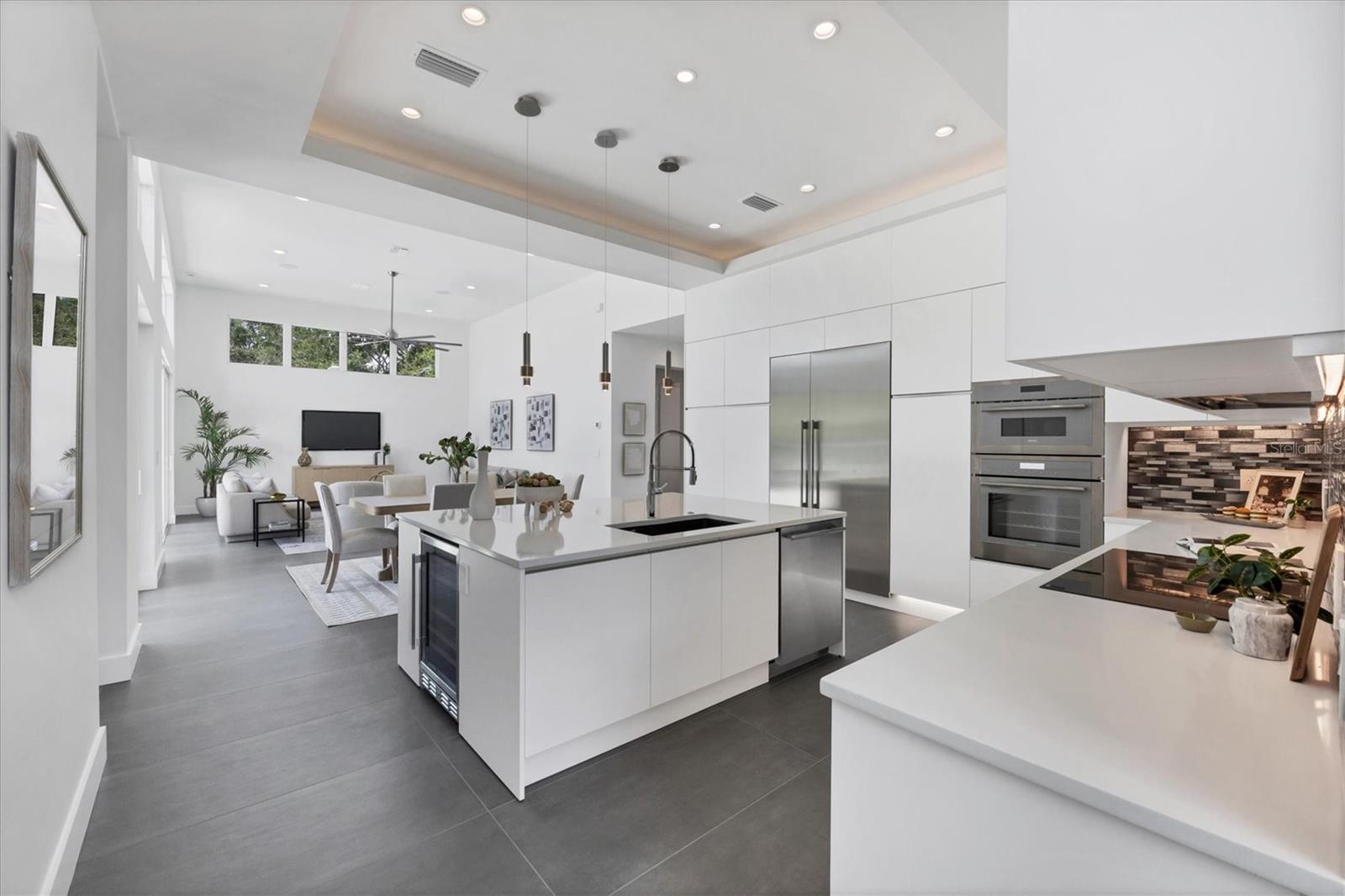 GREENWICH - Residential