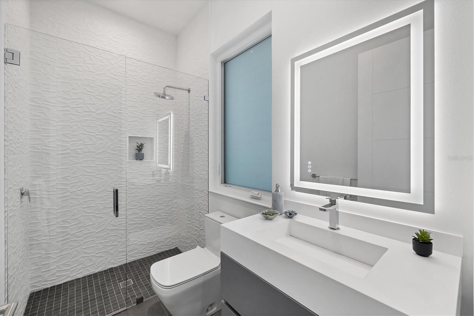 GREENWICH - Residential