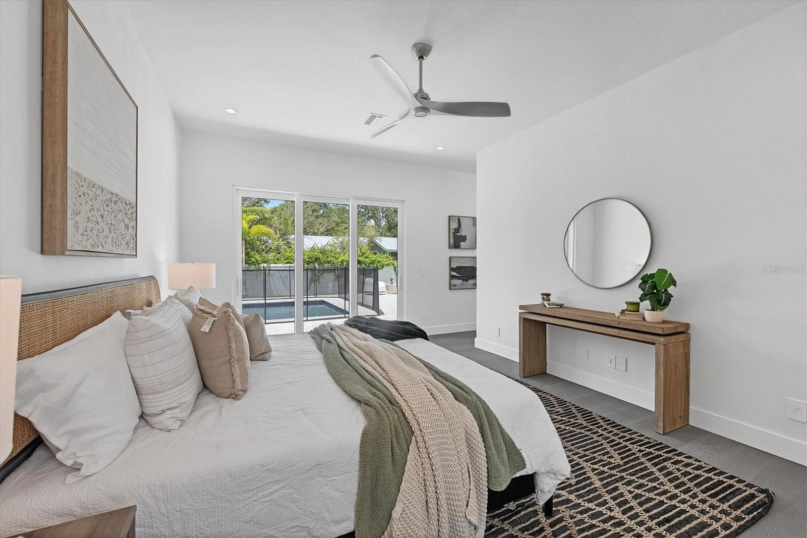 GREENWICH - Residential