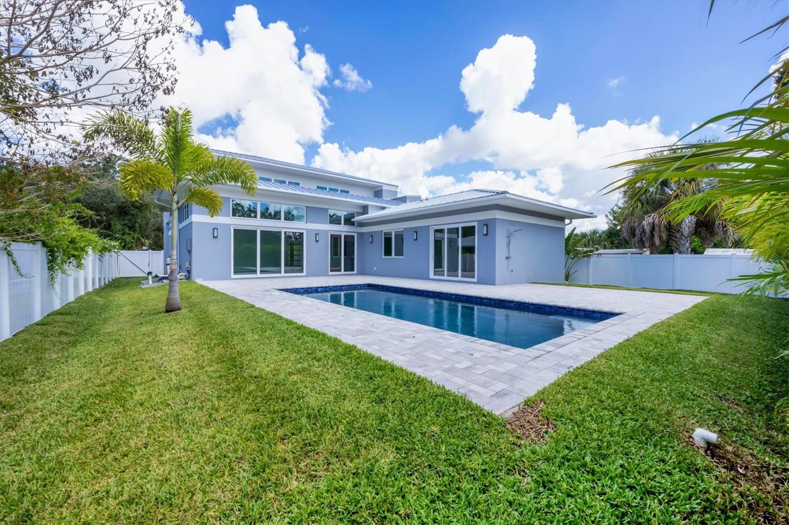 GREENWICH - Residential