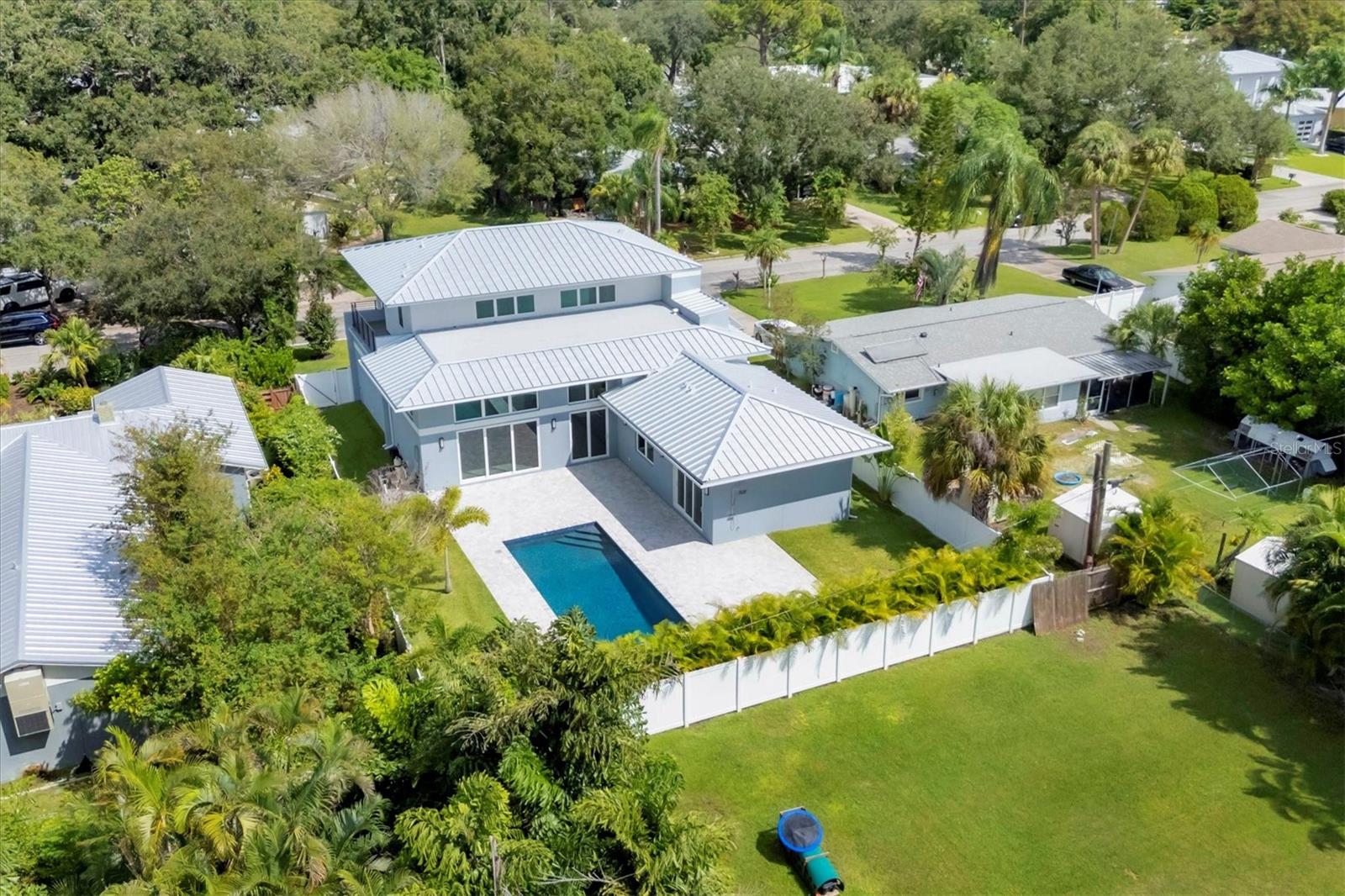 GREENWICH - Residential