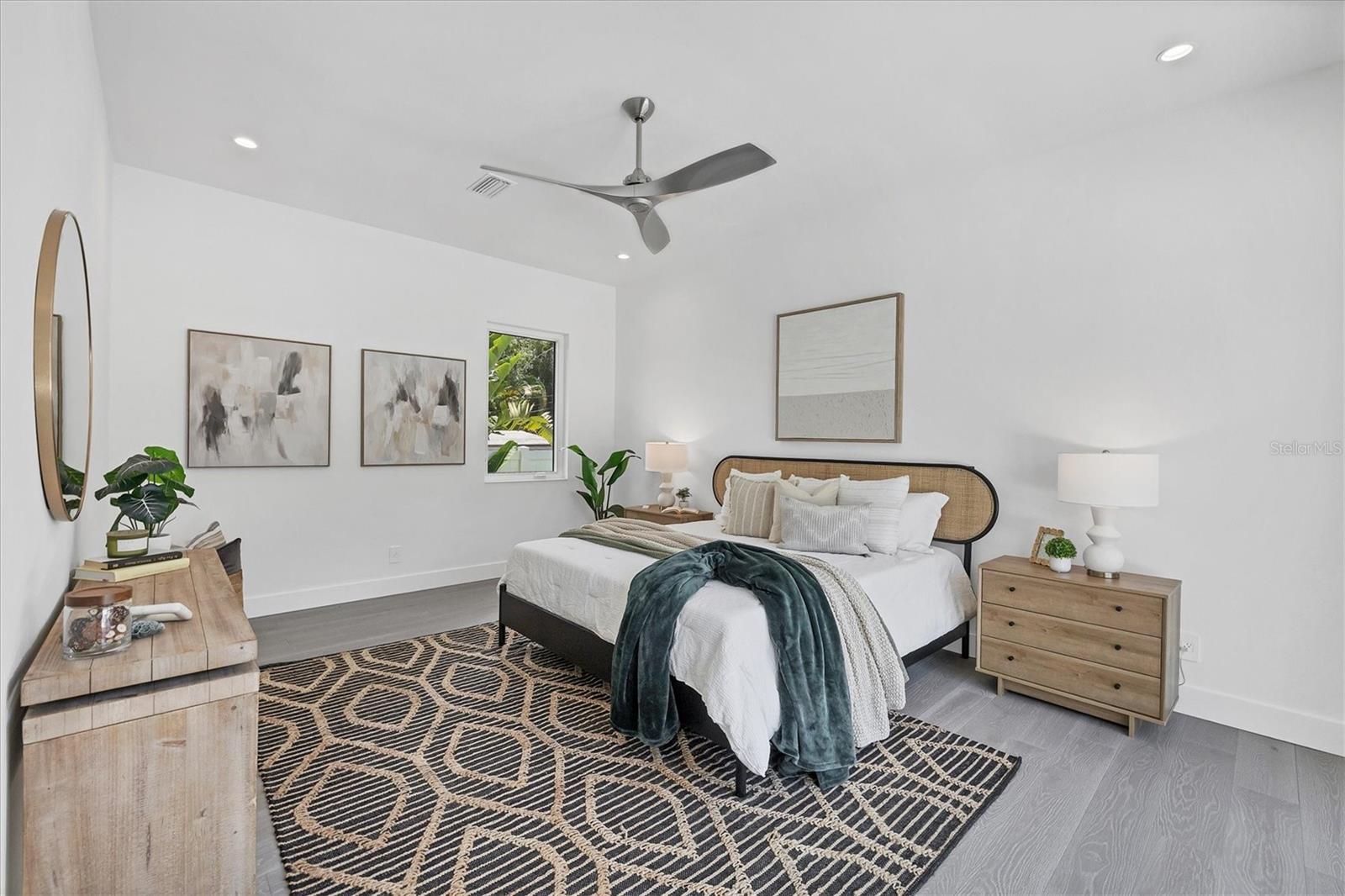 GREENWICH - Residential