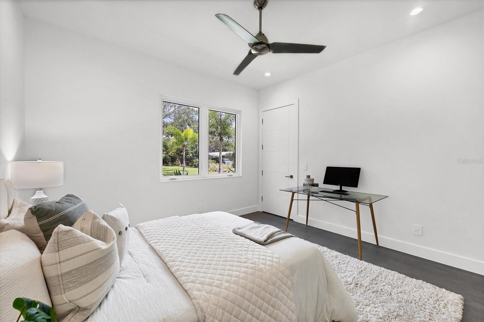 GREENWICH - Residential