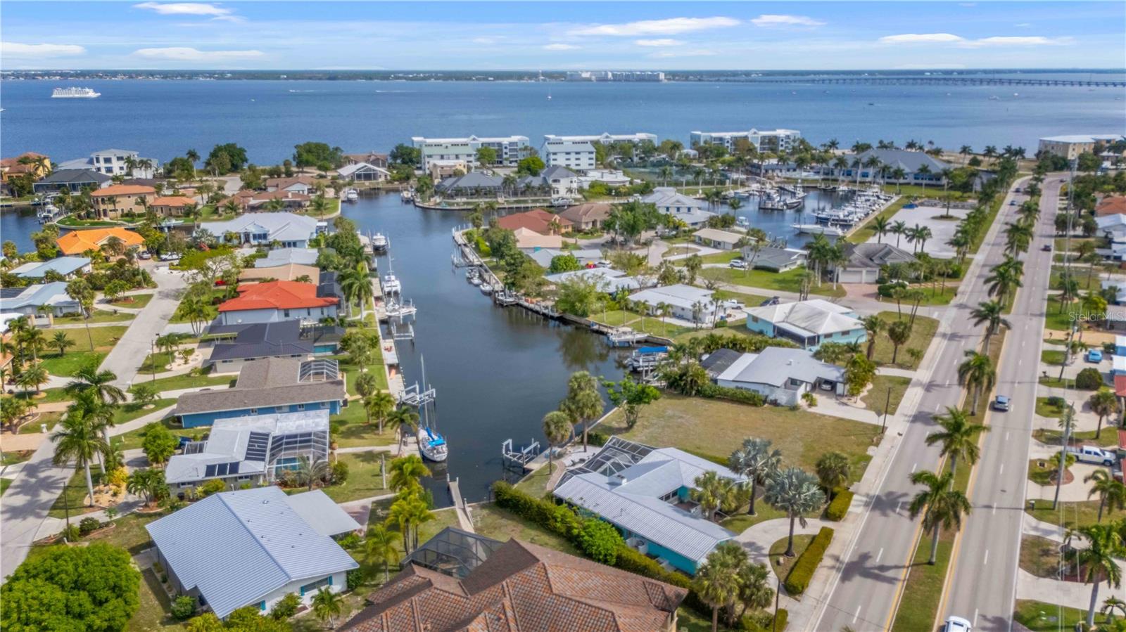 1960 W MARION AVENUE