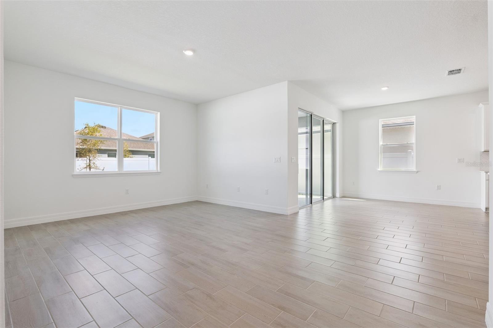 PRAIRIE OAKS - Residential