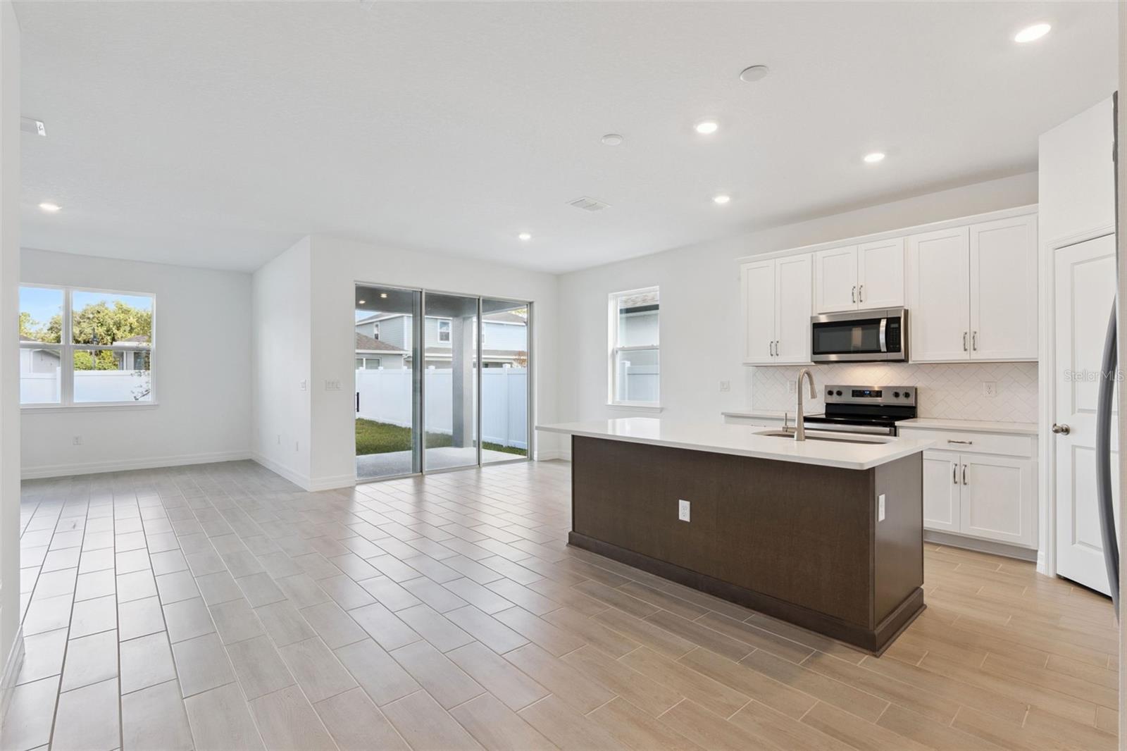 PRAIRIE OAKS - Residential