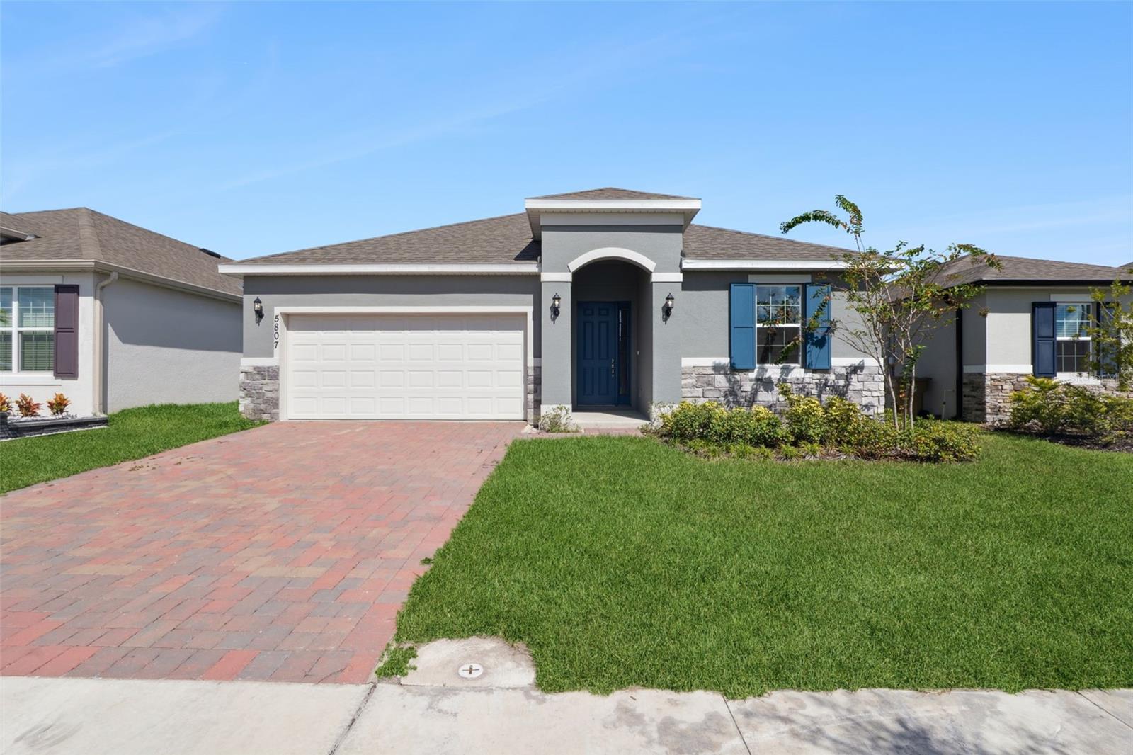 PRAIRIE OAKS - Residential