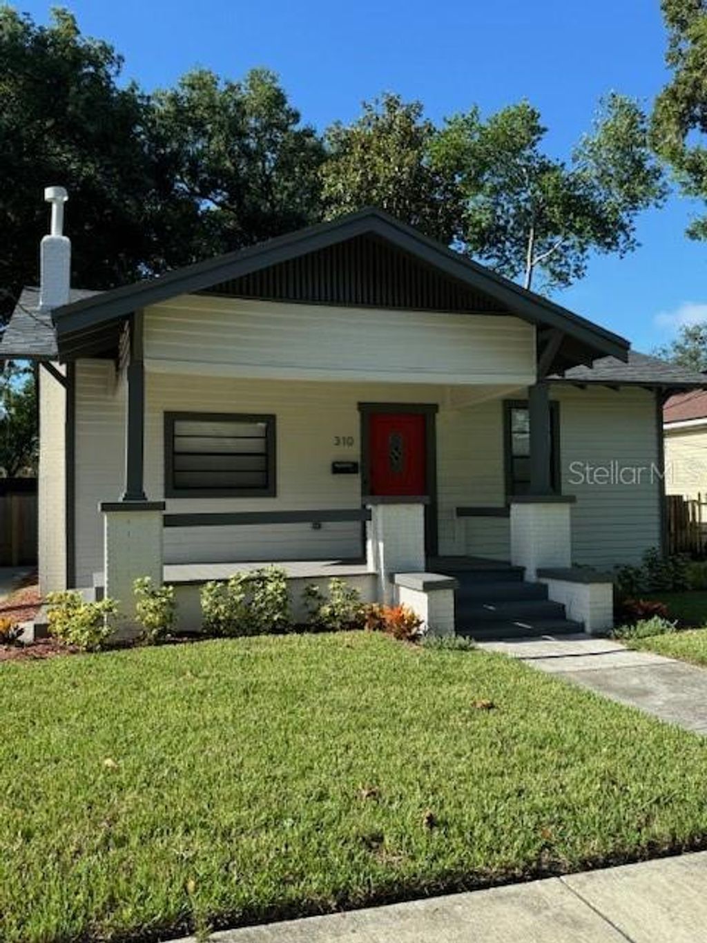 Photo of 310 W Alfred Street, Tampa, FL 33603 (MLS # TB8463471)
