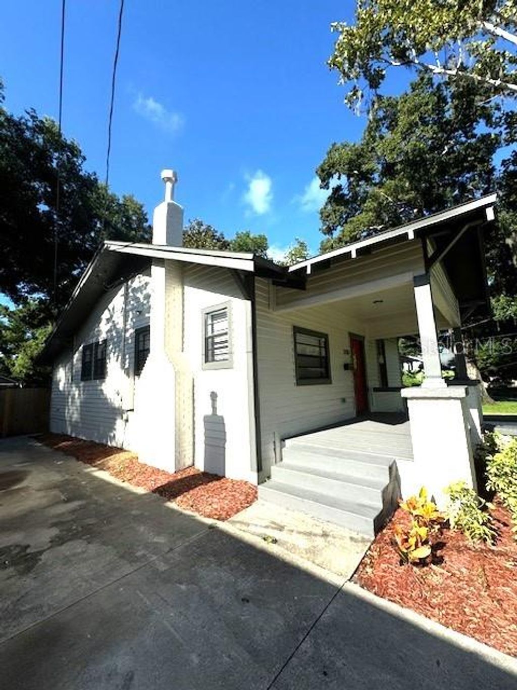 Photo of 310 W Alfred Street, Tampa, FL 33603 (MLS # TB8463471)