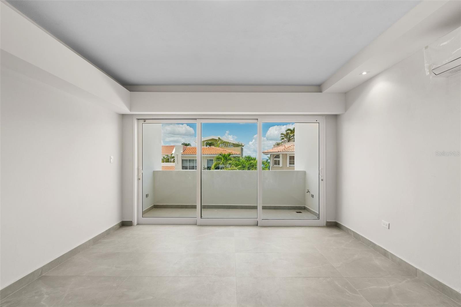 SHELL CASTLE CLUB - Residential