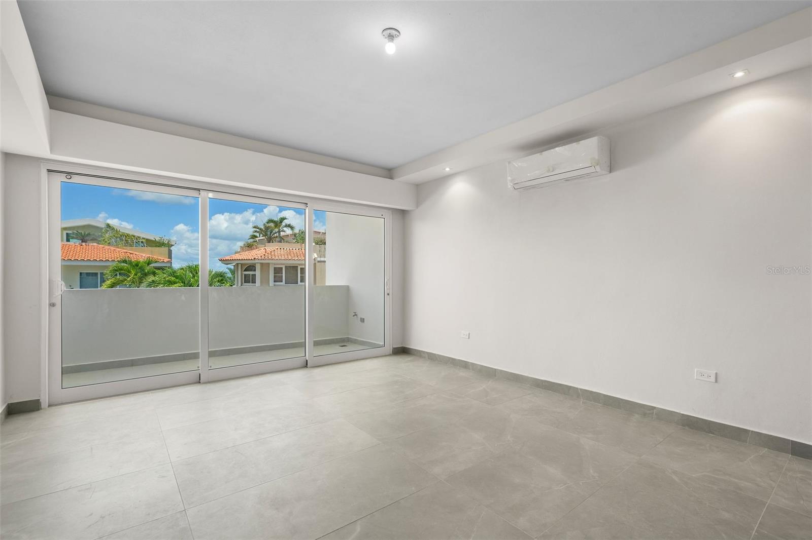 SHELL CASTLE CLUB - Residential