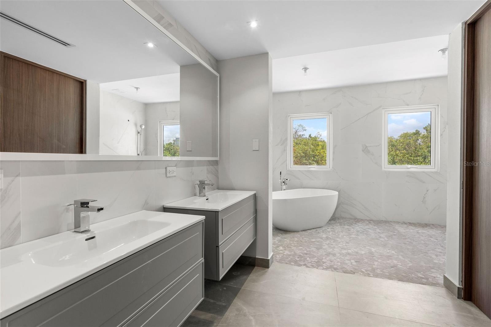 SHELL CASTLE CLUB - Residential