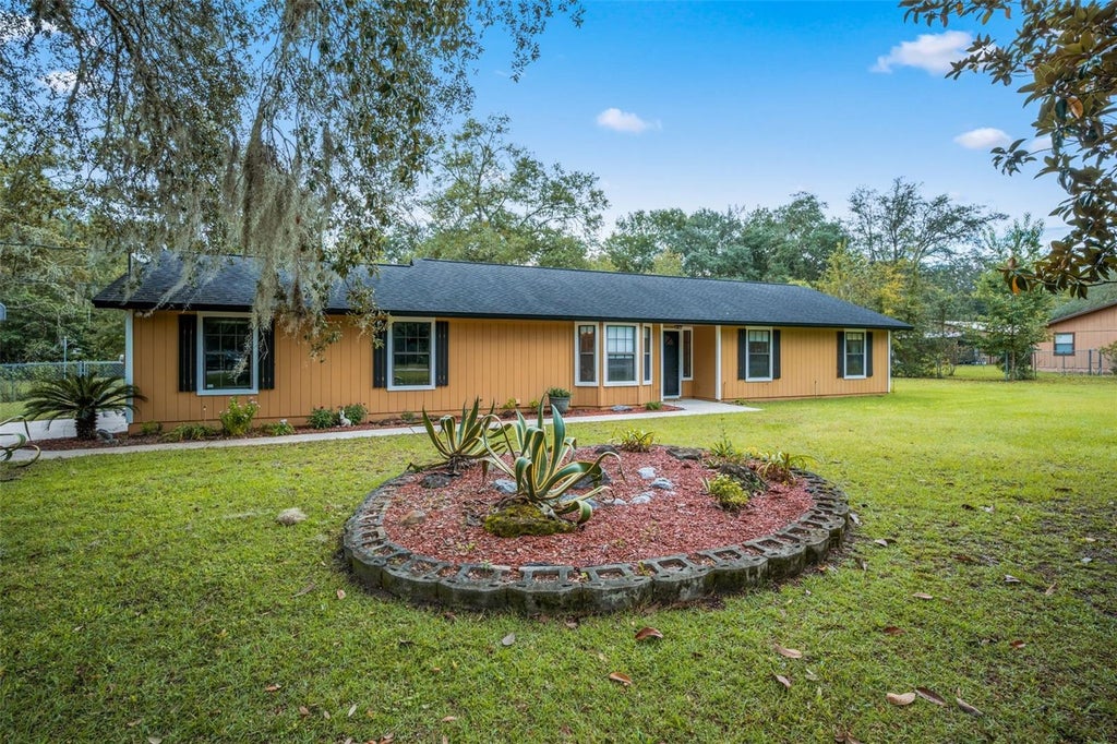 Photo of 2843 Mistletoe Court, Middleburg, FL 32068 (MLS # A4708428)