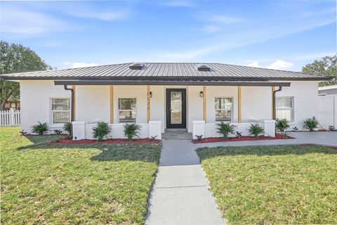 Photo of 6529 S West Shore Circle, Tampa, FL 33616 (MLS # TB8471496)