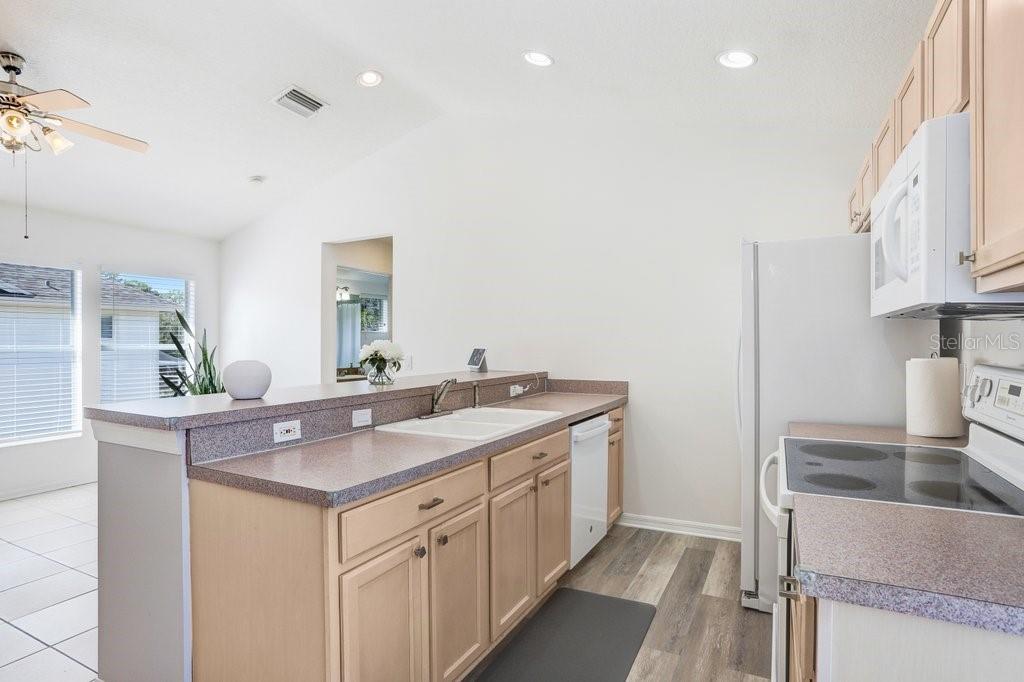 WESTCHASE - Residential