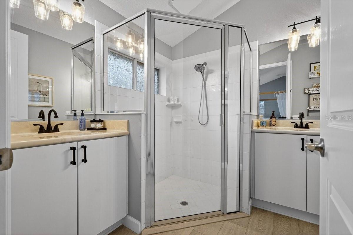 WATERS EDGE PH 09A - Residential