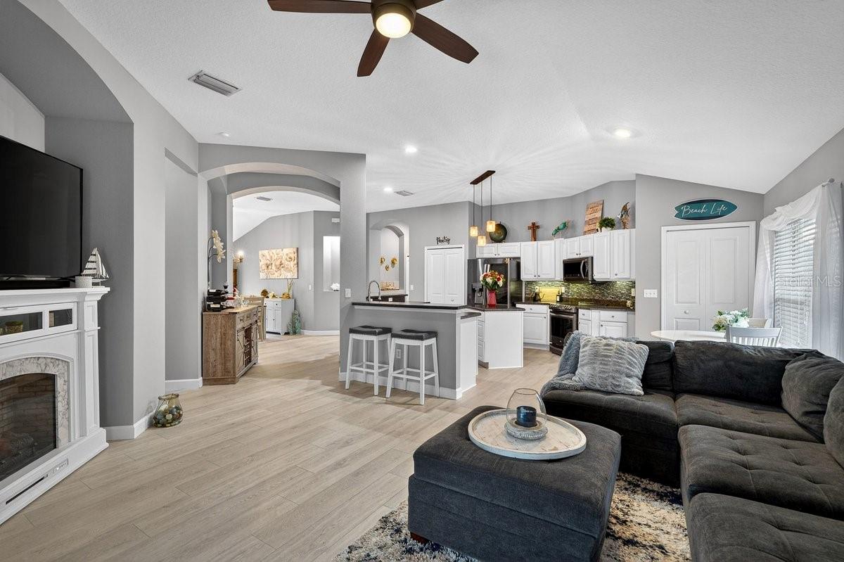 WATERS EDGE PH 09A - Residential