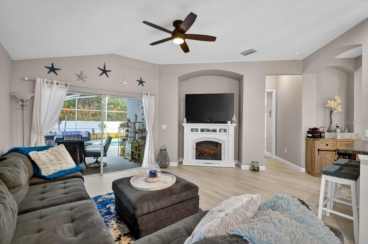 WATERS EDGE PH 09A - Residential