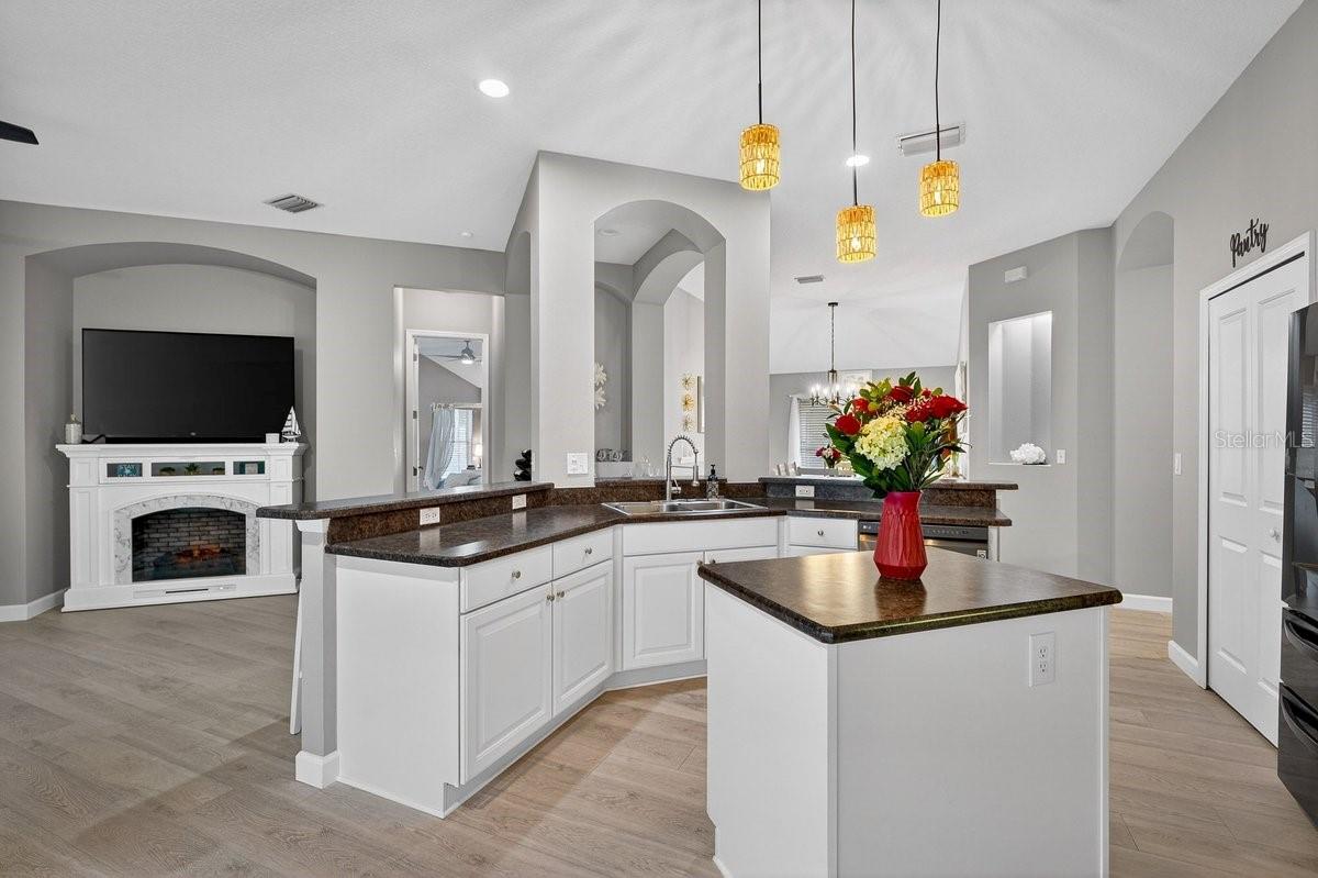 WATERS EDGE PH 09A - Residential