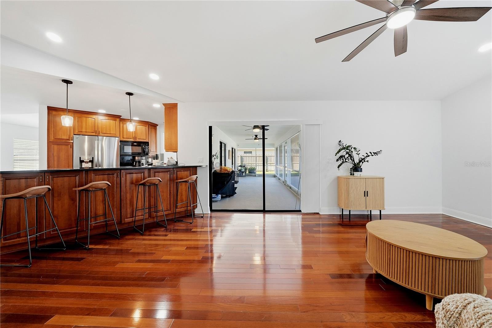 LAKE VALENCIA UNIT 3B - Residential