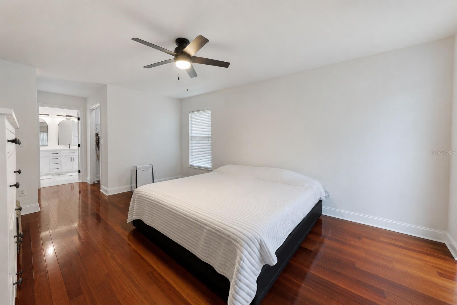 LAKE VALENCIA UNIT 3B - Residential