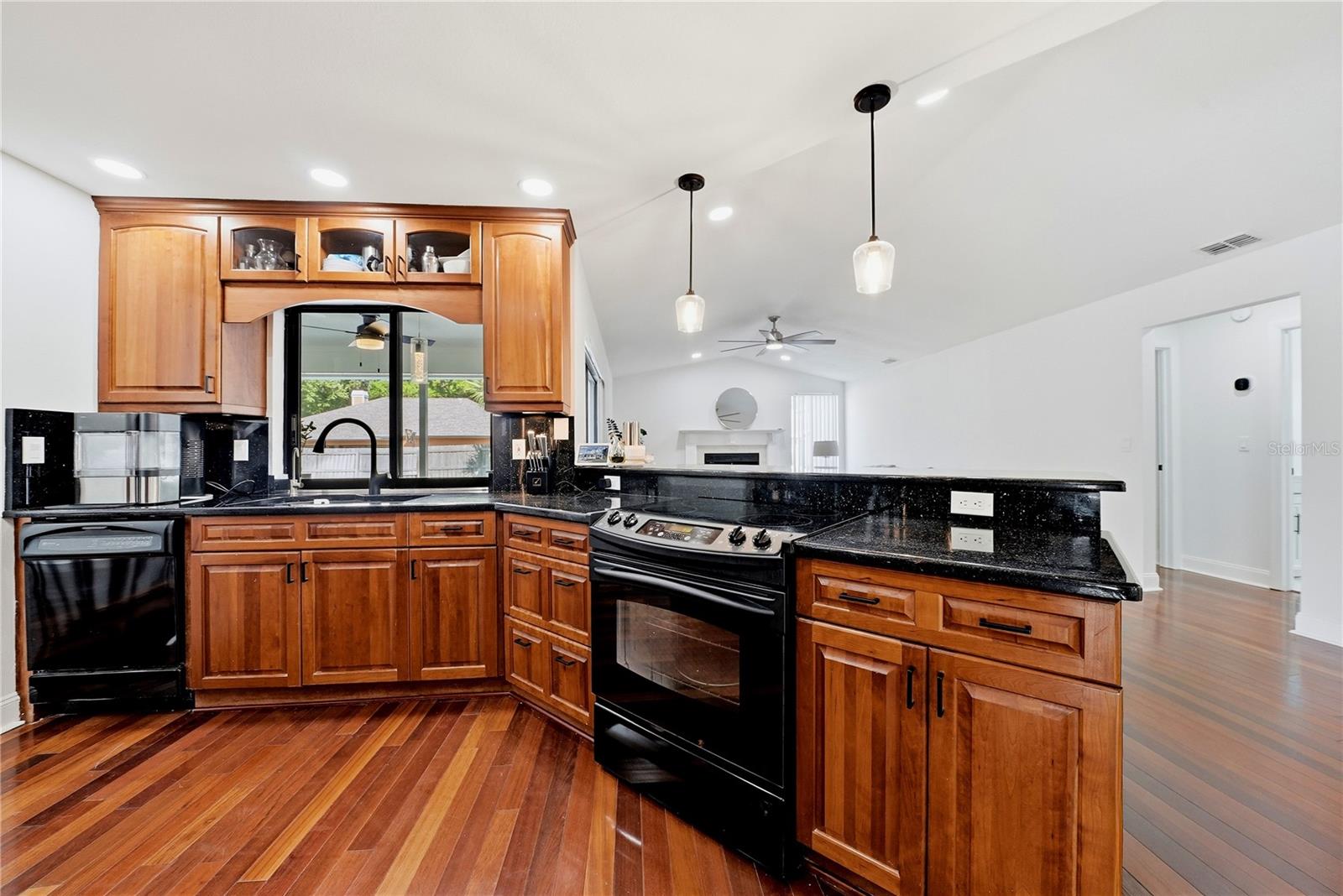 LAKE VALENCIA UNIT 3B - Residential