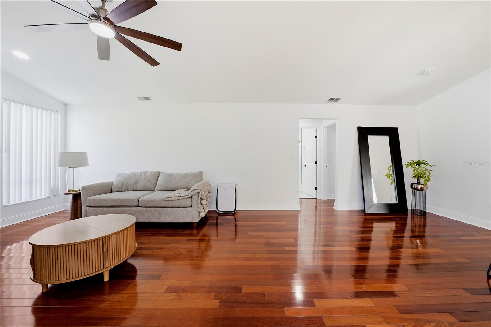LAKE VALENCIA UNIT 3B - Residential