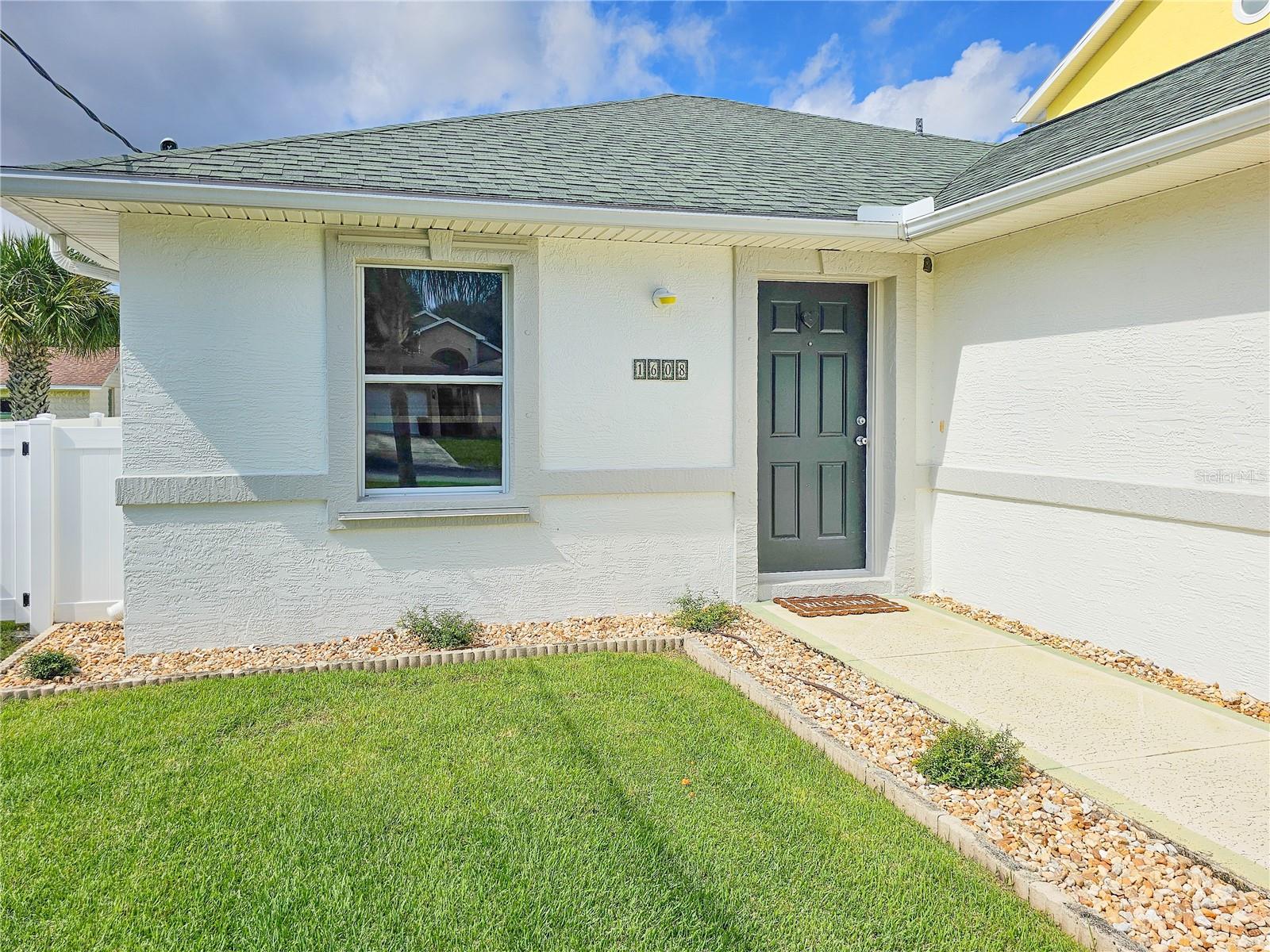 1608 S DAYTONA AVENUE