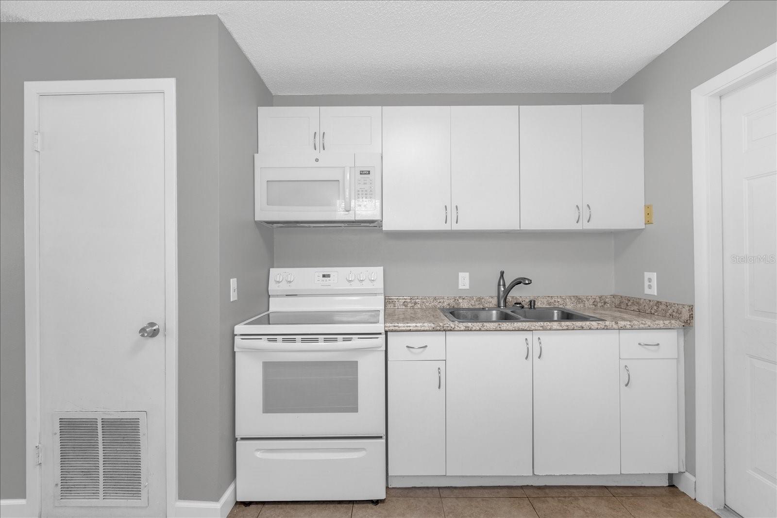 LAKE VIEW LAKE MARY - Residential Lease