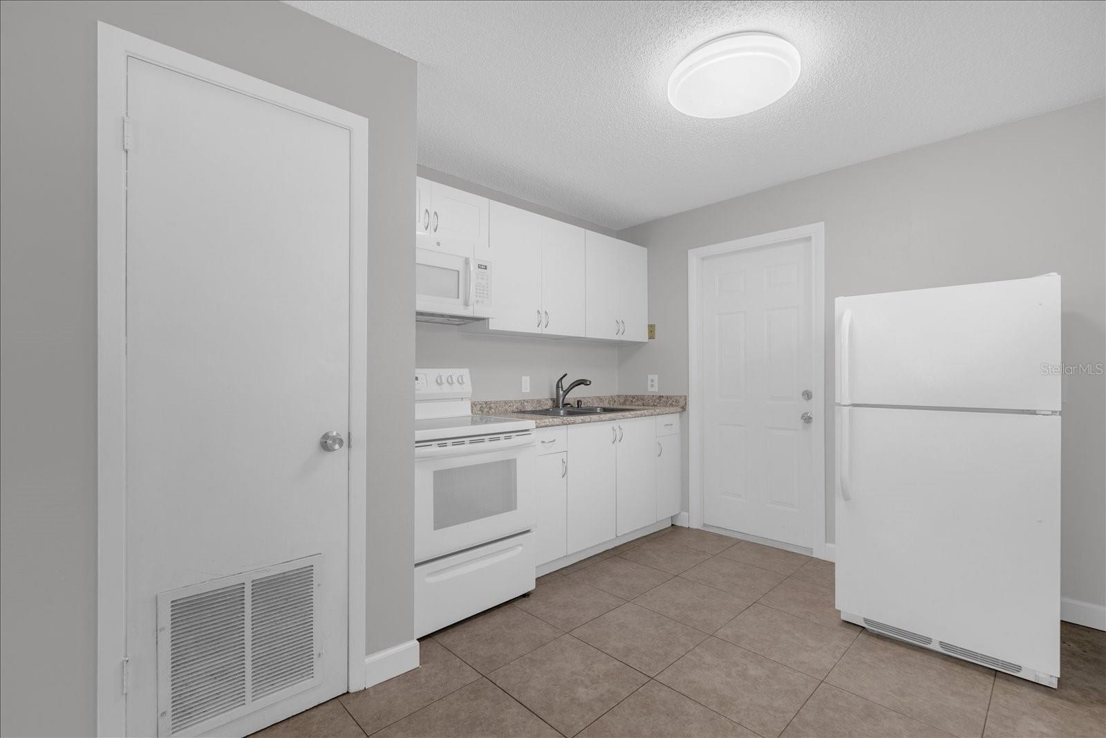 LAKE VIEW LAKE MARY - Residential Lease