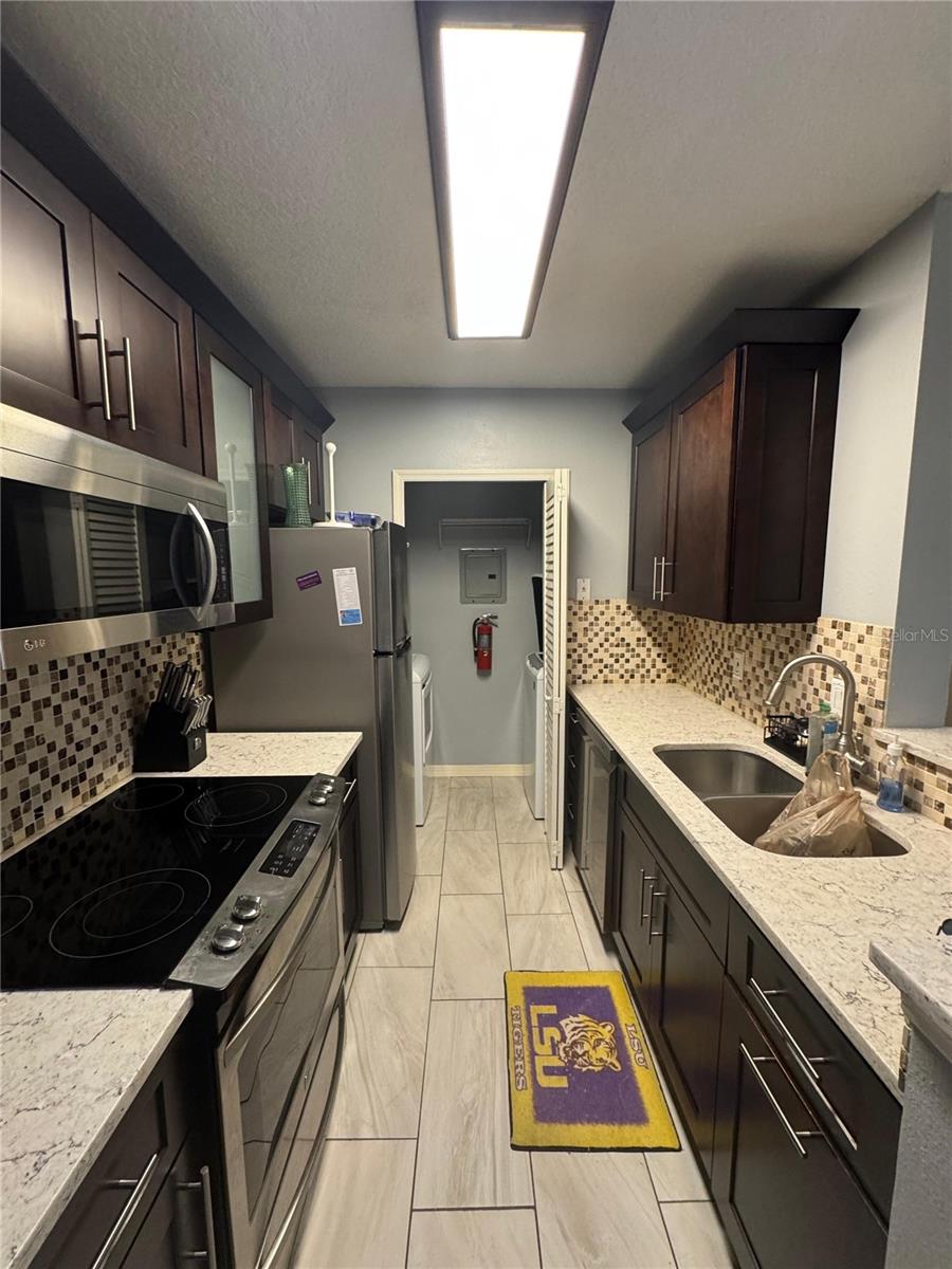 SUNERT LAKE - Residential Lease