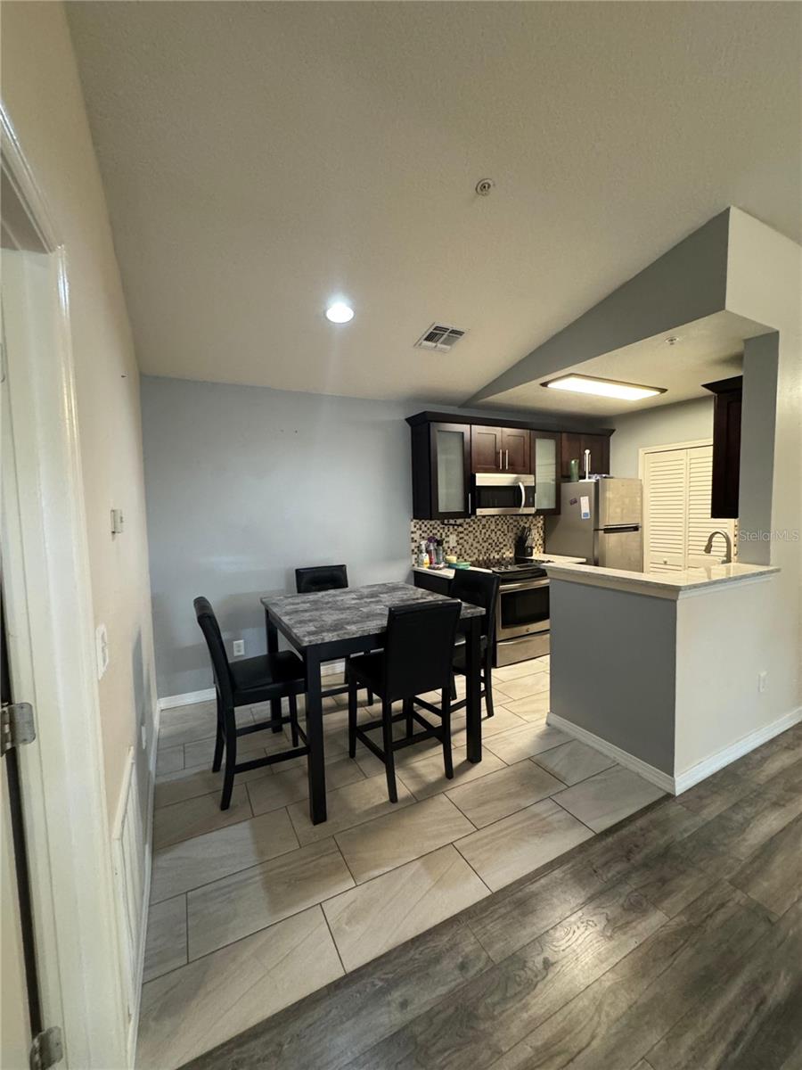 SUNERT LAKE - Residential Lease