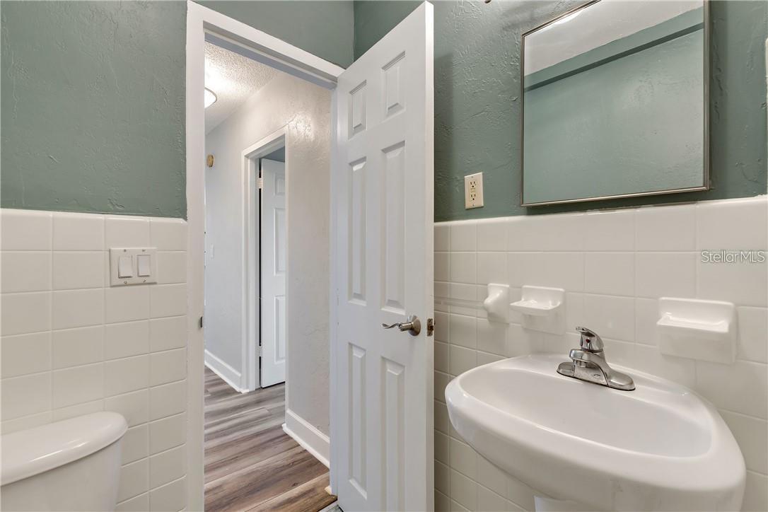 WAVE THE CONDO - Residential