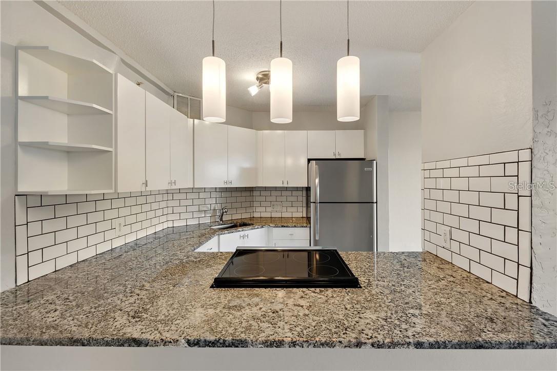 WAVE THE CONDO - Residential