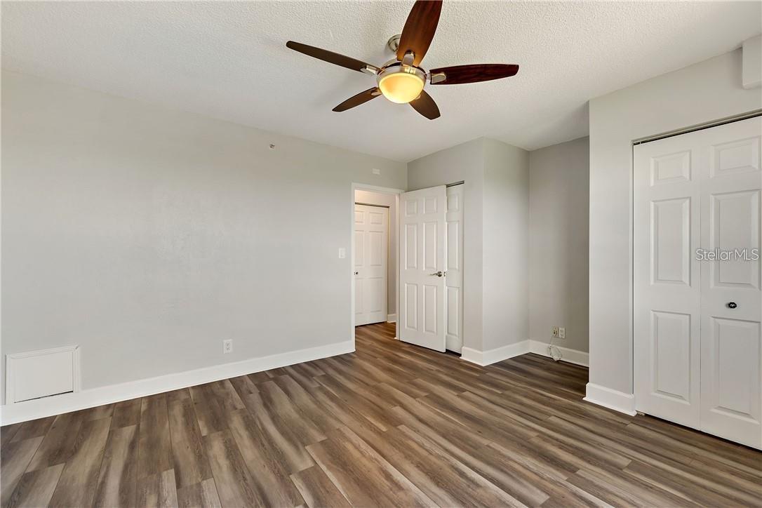 WAVE THE CONDO - Residential