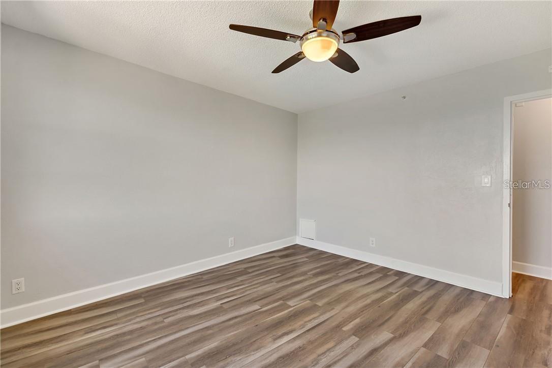 WAVE THE CONDO - Residential