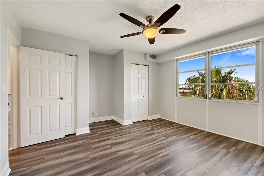 WAVE THE CONDO - Residential